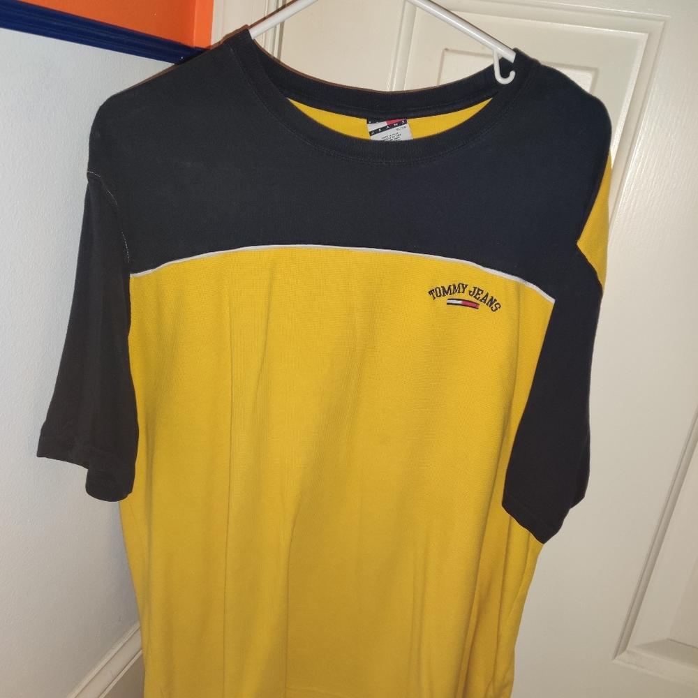 Vintage Tommy Hilfiger Tshirt